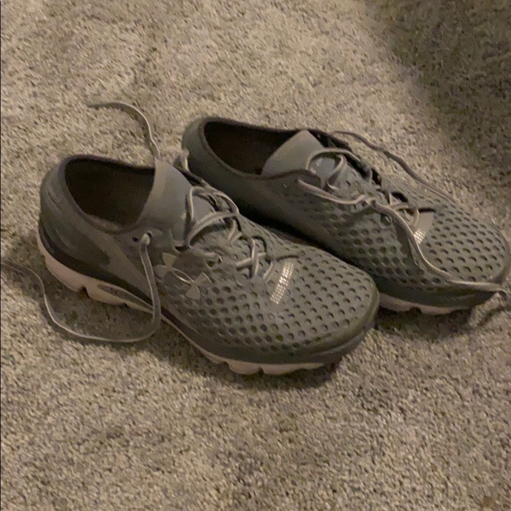 Under armour women’s speedform shoes 10